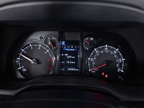 Used 2024 Toyota 4Runner SR5 Premium AWD/4WD image 32