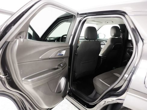 Used 2021 Chevrolet TrailBlazer LT FWD image 16