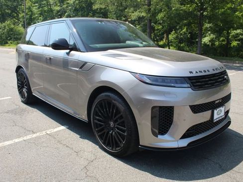 Used 2024 Land Rover Range Rover Sport image 10