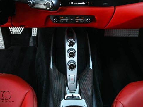 Used 2019 Ferrari 812 Superfast RWD image 35