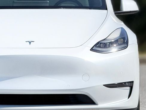 Used 2022 Tesla Model Y Performance AWD/4WD image 15