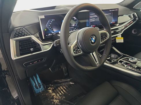 New 2026 BMW X7 M60i image 13