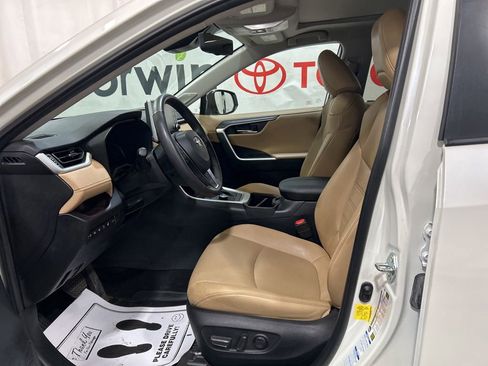 Used 2022 Toyota RAV4 Limited AWD/4WD image 23