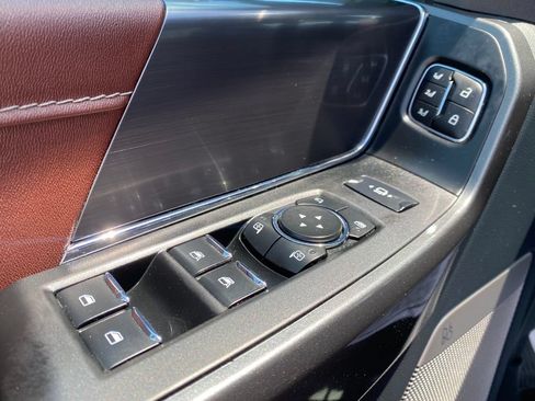 Used 2023 Ford F150 Lariat AWD/4WD image 15