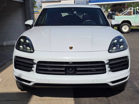 Used 2023 Porsche Cayenne S Platinum AWD/4WD image 2
