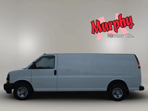 Used 2019 Chevrolet Express 3500 Extended w/ Driver Convenience Package RWD image 4