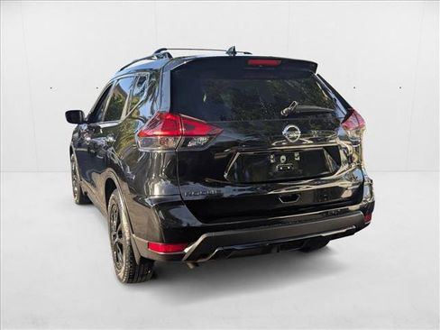 Used 2018 Nissan Rogue SV w/ Premium Package image 8