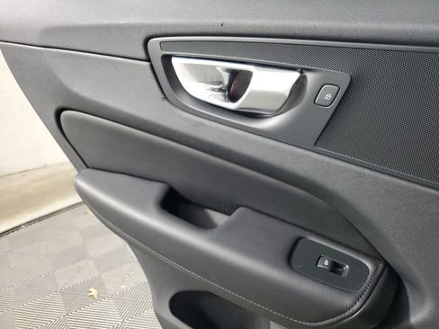 Certified 2023 Volvo XC60 B5 Plus w/ Climate Package image 20