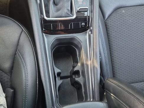 Used 2025 Jeep Compass Latitude w/ Sun & Sound Group AWD/4WD image 24
