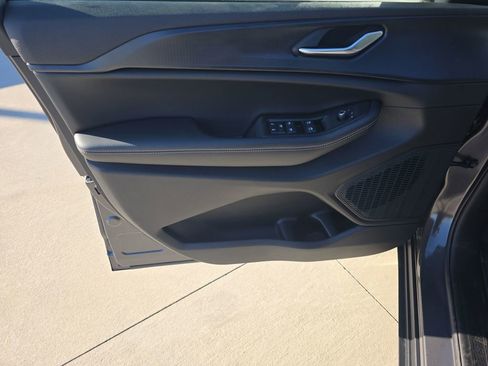 New 2025 Jeep Grand Cherokee Laredo image 11