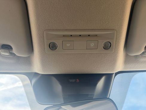 Used 2025 Nissan Kicks SV FWD image 24