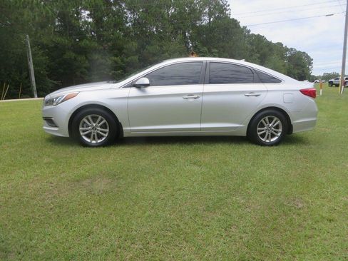 Used 2016 Hyundai Sonata SE FWD image 1