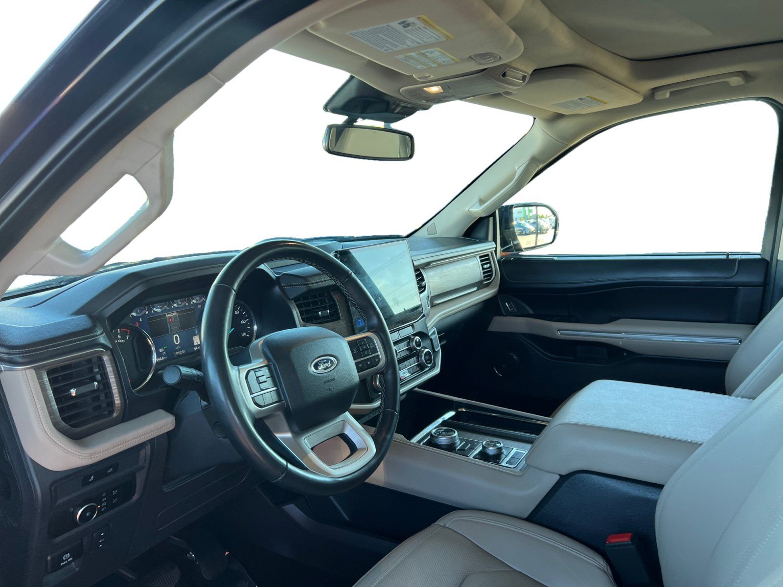 Used 2024 Ford Expedition Limited AWD/4WD image 9