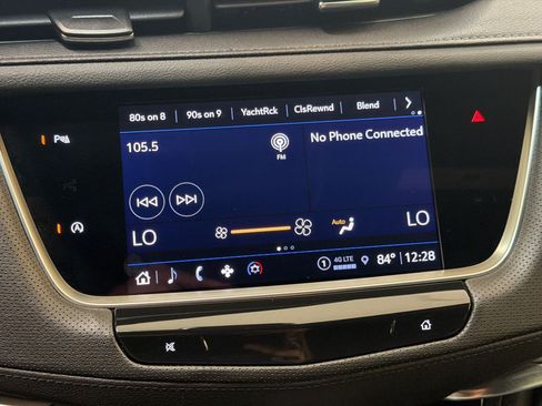 Used 2025 Cadillac XT5 Luxury w/ LPO, Floor Liner Package FWD image 19