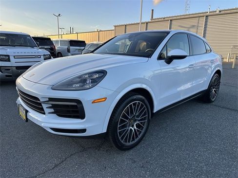 Used 2021 Porsche Cayenne Coupe image 9