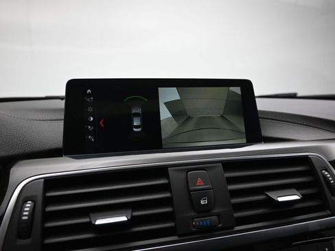 Used 2018 BMW 330e w/ Convenience Package image 17