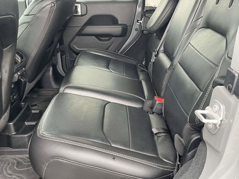 Used 2022 Jeep Wrangler Unlimited Sahara w/ Cold Weather Group image 18