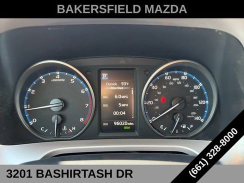 Used 2018 Toyota RAV4 XLE FWD image 11