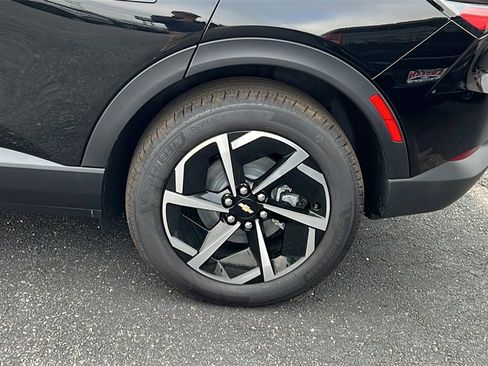 New 2026 Chevrolet Equinox EV LT image 9