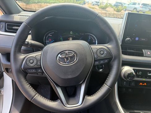 Used 2025 Toyota RAV4 SE w/ Convenience Package AWD/4WD image 27