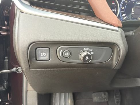 Used 2021 Buick Enclave Avenir w/ Avenir Technology Package FWD image 5