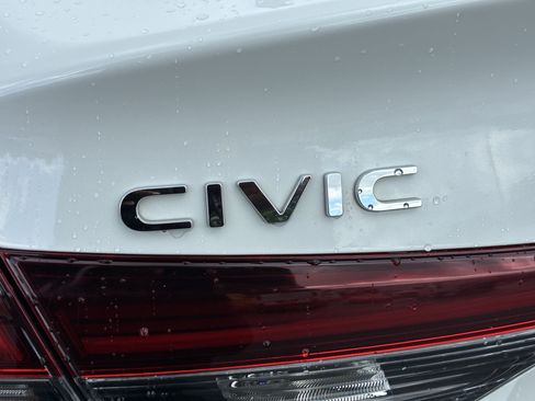 Used 2025 Honda Civic FWD Hybrid Sedan image 10