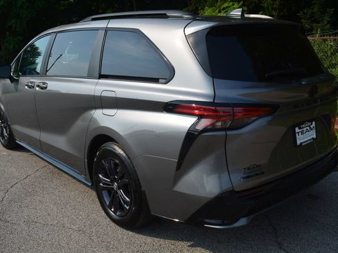 Used 2026 Toyota Sienna XSE AWD/4WD image 7
