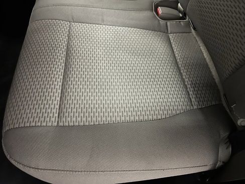 Used 2015 Ford F150 XLT image 18