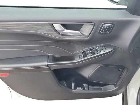 Used 2024 Ford Escape SE w/ PHEV Premium Package image 10