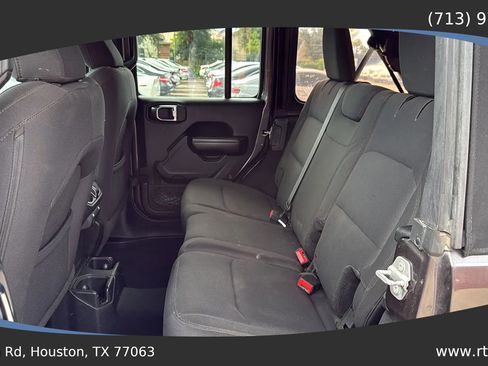 Used 2018 Jeep Wrangler Unlimited Sport S image 30