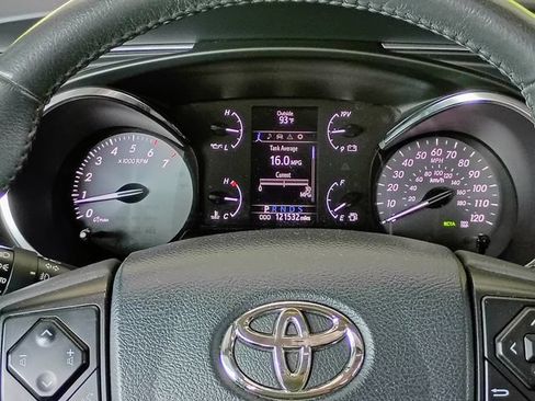 Used 2020 Toyota Sequoia SR5 RWD image 31