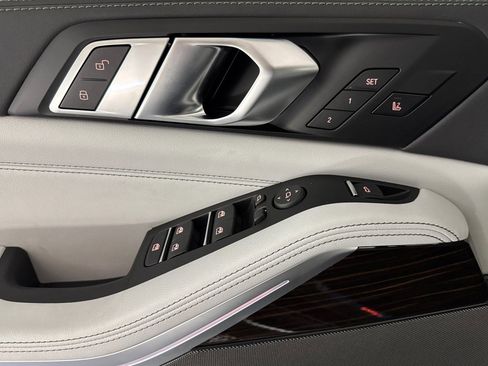 Used 2026 BMW X5 sDrive40i image 14