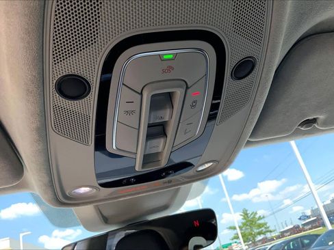 Used 2019 Audi Q8 Prestige AWD/4WD image 30