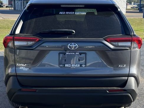 Used 2022 Toyota RAV4 XLE image 7