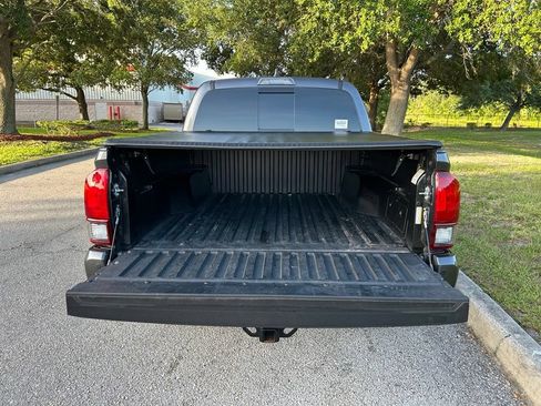 Used 2023 Toyota Tacoma SR5 AWD/4WD image 11