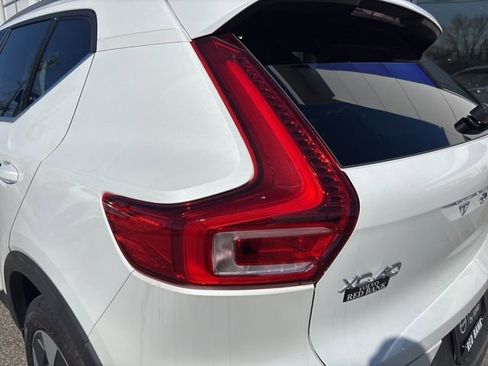 Used 2025 Volvo XC40 B5 Plus AWD/4WD image 11