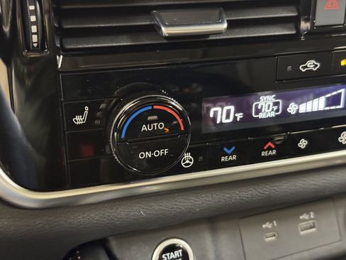 Used 2023 Nissan Rogue SL w/ SL Premium Package image 40