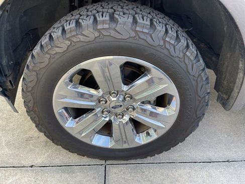 Used 2019 Ford F150 Lariat image 8