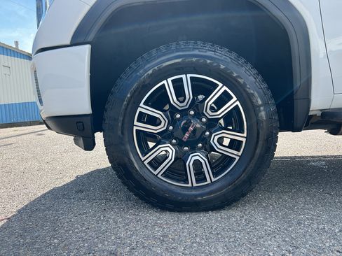 Certified 2022 GMC Sierra 3500 AT4 w/ AT4 Preferred Package AWD/4WD image 18