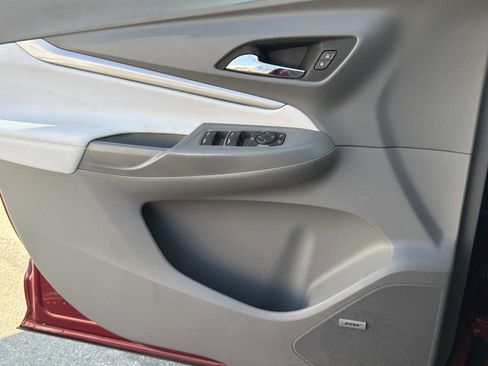 Used 2022 Chevrolet Bolt EUV Premier w/ Sun & Sound Package image 18