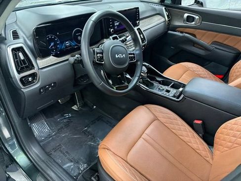 Used 2022 Kia Sorento SX Prestige w/ Rust Color Package AWD/4WD image 17