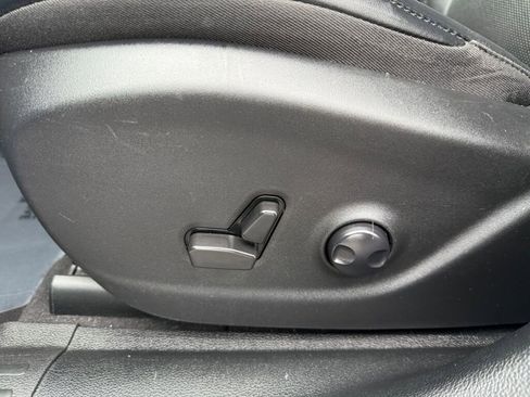 Used 2023 Jeep Cherokee Altitude Lux image 10