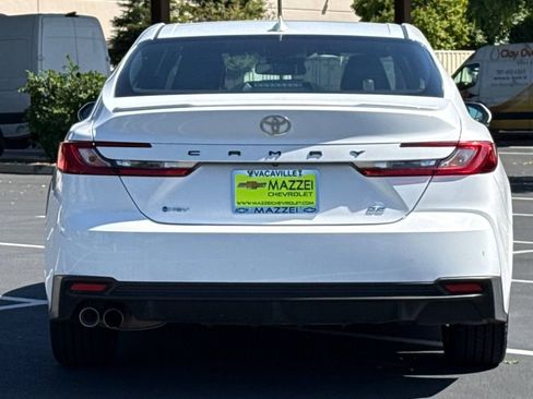 Used 2025 Toyota Camry SE FWD image 12