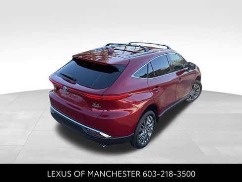 Used 2022 Toyota Venza XLE image 6