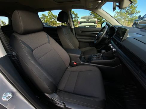 Used 2025 Honda CR-V EX image 13