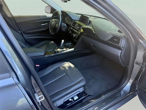 Used 2018 BMW 320i Sedan RWD image 9
