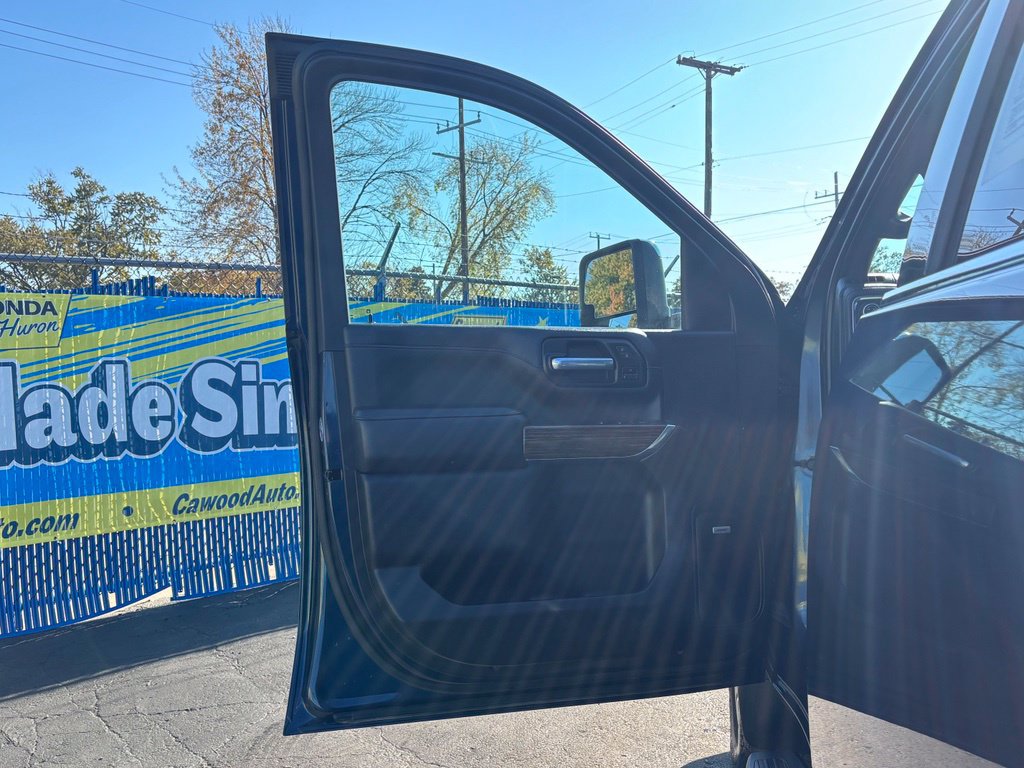 Used 2021 Chevrolet Silverado 2500 High Country w/ Z71 Off-Road Package AWD/4WD image 17