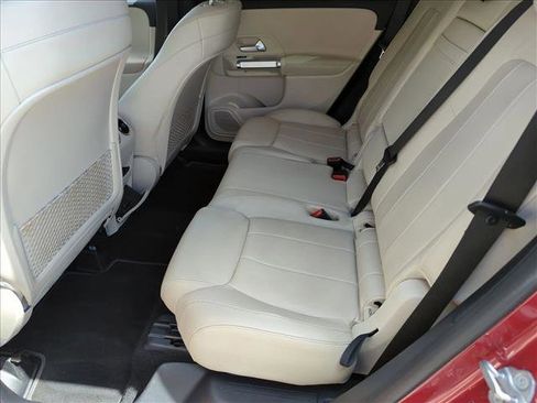Used 2021 Mercedes-Benz GLB 250 4MATIC image 18