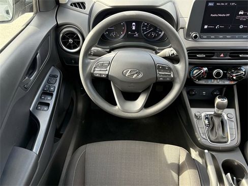 Used 2023 Hyundai Kona SEL image 11