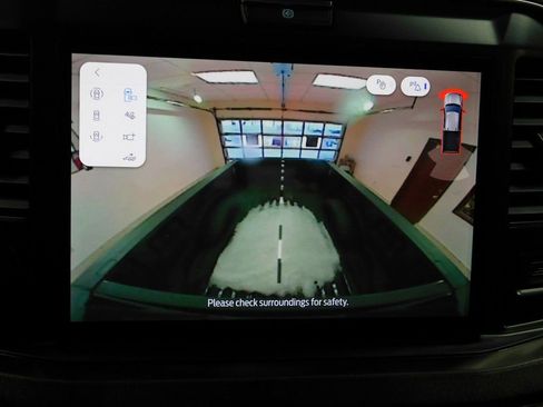 Used 2025 Ford F250 Platinum image 59